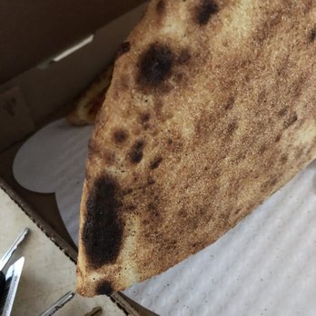 Al's Pizza - Burnt crust = bitter pizza:( - Pizza Near Me - Ponte Vedra Beach, Florida