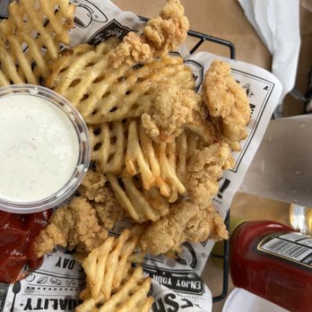 Snug Harbor - "Chicken tender" basket - American Near Me - Grand Haven, Michigan Snug Harbor - "Chicken tender" basket - American Near Me - Grand Haven, Michigan