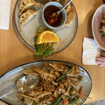 Kaosamai Thai Restaurant - Phad Kee Mow and Chicken Potstickers - Thai Near Me - Seattle, Washington Kaosamai Thai Restaurant - Phad Kee Mow and Chicken Potstickers - Thai Near Me - Seattle, Washington