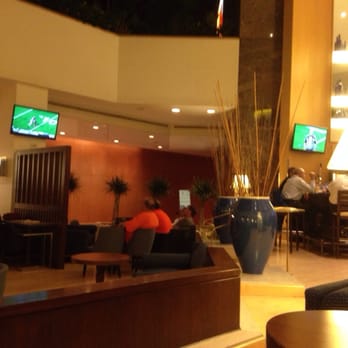 Crystal Gateway Marriott - Bar area ofMarriott Gateway Crystal City. - Hotels Near Me - Arlington, Virginia