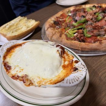 Romas Pizzeria - Lasagna Roma's Special Garlic bread - Pizza Near Me - Sacramento, California