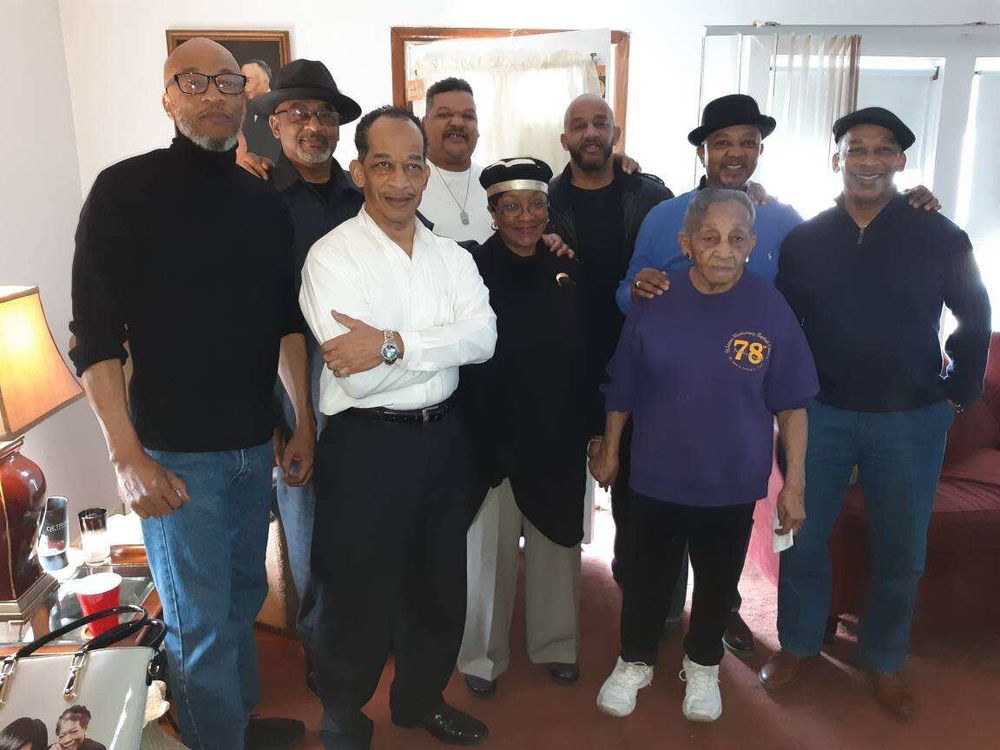 HARRELL’S UPHOLSTERY Updated September 2024 15033 E Warren Ave