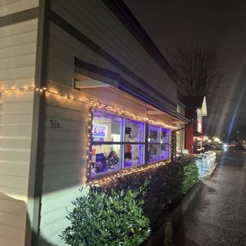 Wine Me Up - Wine Bars Near Me - Issaquah, Washington Wine Me Up - Wine Bars Near Me - Issaquah, Washington