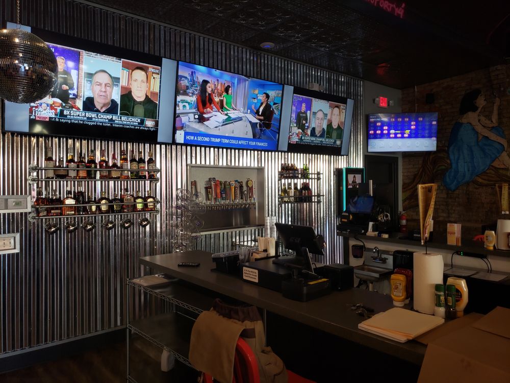 Friends Commerce Grill