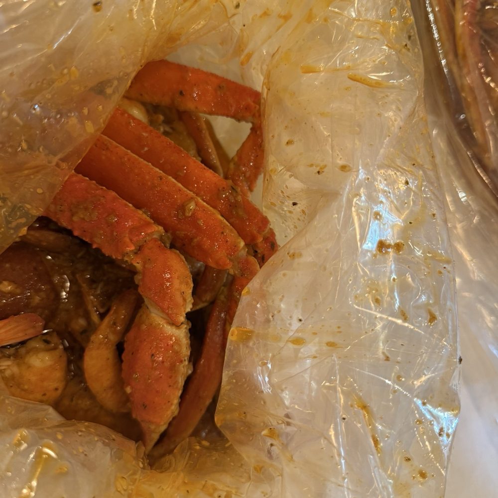 Oh My Crab - Snow crab and head off shrimp - Seafood Near Me - Chicago, Illinois