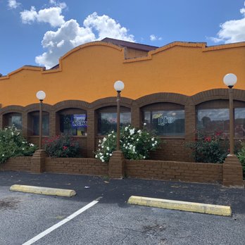 Los Tres Mexican Bar And Grill - Exterior - Mexican Near Me - Springfield, Kentucky