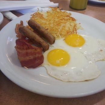 Denny's - Egg not well cooked - Breakfast & Brunch Near Me - Kettleman City, California