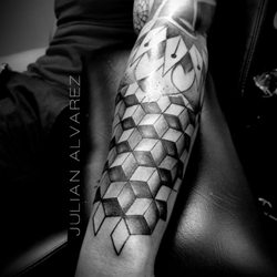 Skin Vault Tattoo - Geometric Life