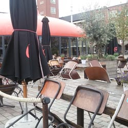 Zurich - Might be gloomy this day, but great seating for sunshine!