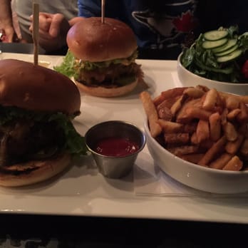 Hungry Brew Hops - Gastropubs Near Me - Newmarket, Ontario