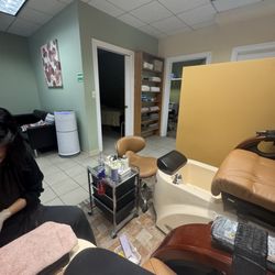 Sally's Nail Spa - Inside