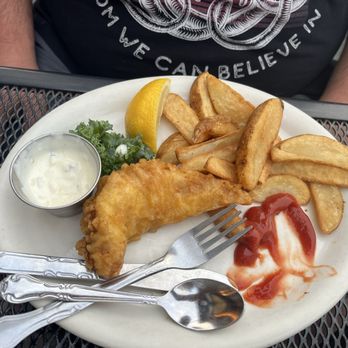 Sea Shanty - Small fish n chips - New American Near Me - Cayucos, California
