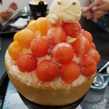 17°C Bubble Tea & Dessert Cafe - Watermelon and cantaloupe shaved ice - Desserts Near Me - Vancouver, British Columbia 17°C Bubble Tea & Dessert Cafe - Watermelon and cantaloupe shaved ice - Desserts Near Me - Vancouver, British Columbia