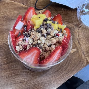 SuCane - Mango/cacao flavor with strawberry, mango, strawberry granola and cacao bits for toppings and a sweet syrup on top. - Juice Bars & Smoothies Near Me - Gardena, California SuCane - Mango/cacao flavor with strawberry, mango, strawberry granola and cacao bits for toppings and a sweet syrup on top. - Juice Bars & Smoothies Near Me - Gardena, California