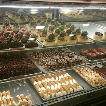 Carlo's Bakery - Bakeries Near Me - Hoboken, New Jersey
