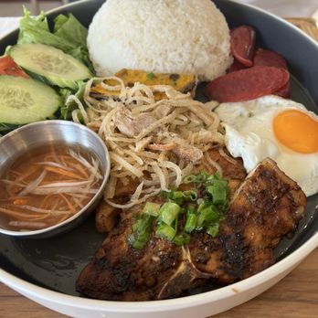 Quan Ong Sau - Cơm tấm đặc biệt - Vietnamese Near Me - Everett, Washington