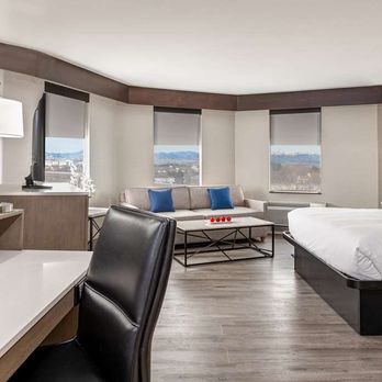 DoubleTree by Hilton Hotel Denver - Thornton - Guest room - Hotels Near Me - Thornton, Colorado DoubleTree by Hilton Hotel Denver - Thornton - Guest room - Hotels Near Me - Thornton, Colorado