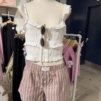 American Eagle & Aerie Store - Shoe Stores Near Me - Brea, California