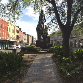 Bienville Place - Jean Baptiste LeMoyne de Bienville, founder of New Orleans, stands above a Capuchin Monk and a seated Native American. - Parks Near Me - New Orleans, Louisiana