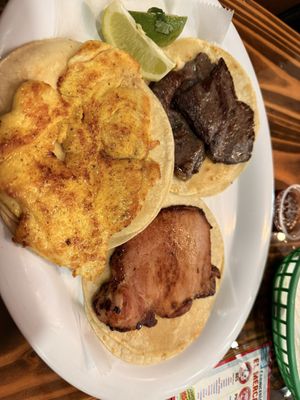 Taqueria Mercadito by null