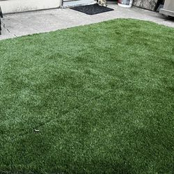 Rugzoom Synthetic Grass and Landscaping - The technician that installed placed small pieces of turf to cover this. It wasn't until a day later and this gap showed.
