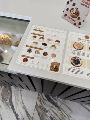 Chip Cookies by null