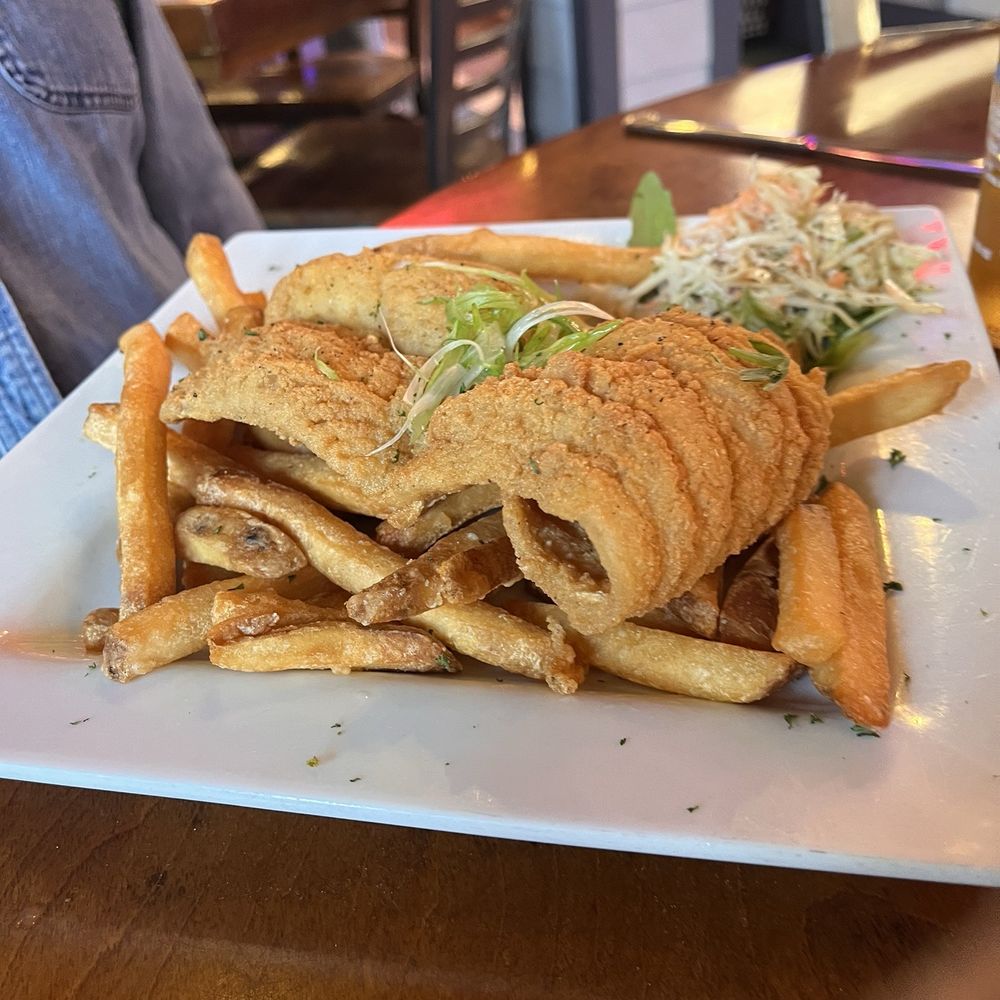 Geddy's - Yummy fish n chips. No as good as Fish & Andhistle - Seafood Near Me - Bar Harbor, Maine
