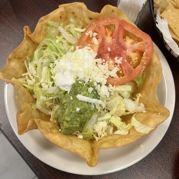 La Estrella Grill - Shredded Chicken Taco Salad - Mexican Near Me - Olive Branch, Mississippi La Estrella Grill - Shredded Chicken Taco Salad - Mexican Near Me - Olive Branch, Mississippi
