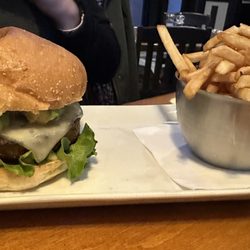 Paps Kitchen and Bar - Veggie burger