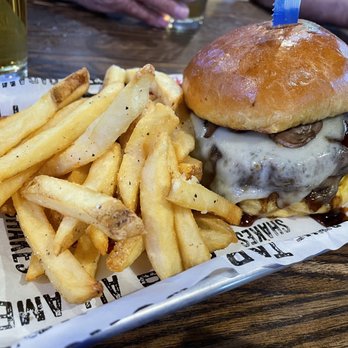 Cold Beers & Cheeseburgers - Mushroom Cheeseburger! Outstanding! A flavor bomb! - American Near Me - Phoenix, Arizona Cold Beers & Cheeseburgers - Mushroom Cheeseburger! Outstanding! A flavor bomb! - American Near Me - Phoenix, Arizona