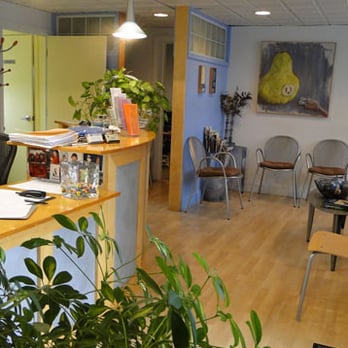 Estner Injury Centers Cranston Chiropractor - Inside the Cranston office! - Chiropractors Near Me - Cranston, Rhode Island Estner Injury Centers Cranston Chiropractor - Inside the Cranston office! - Chiropractors Near Me - Cranston, Rhode Island