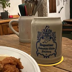Bärenwirt - Märzen beer pairs wonderfully with the fried foods.