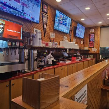 Roosters Polaris -  the interior of the restaurant - Chicken Wings Near Me - Columbus, Ohio
