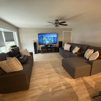 Prosapia Flooring - Living room - Flooring Near Me Prosapia Flooring - Living room - Flooring Near Me