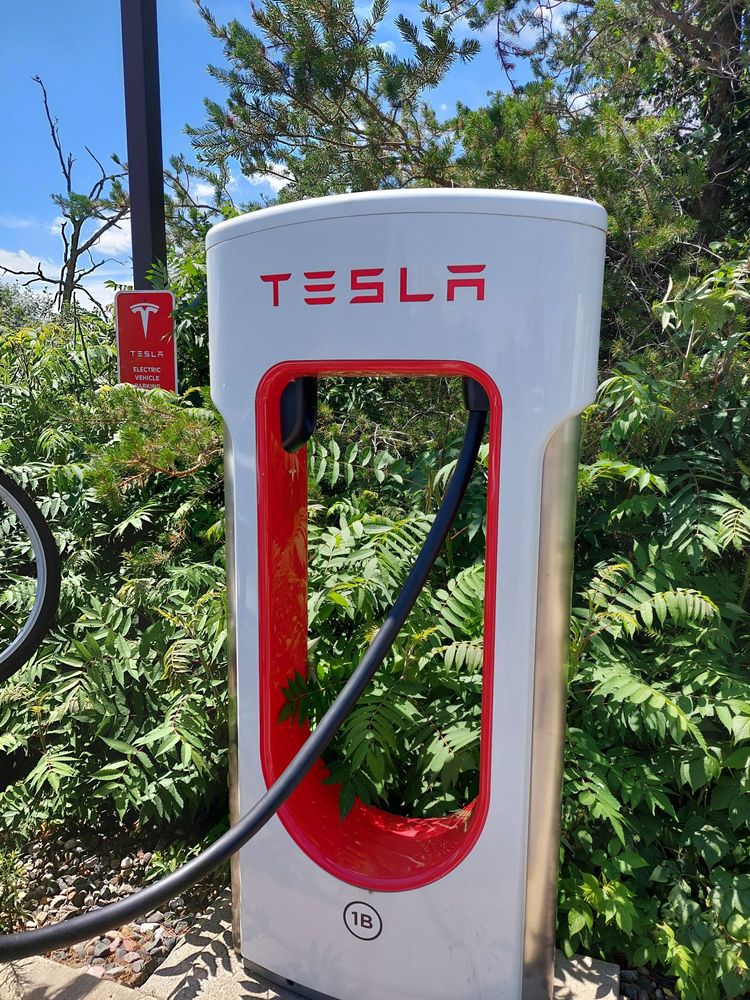 TESLA SUPERCHARGER Updated September 2024 6967 Lake Forest Rd