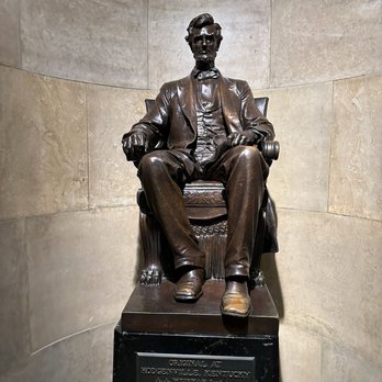 Lincoln Tomb - Landmarks & Historical Buildings Near Me - Springfield, Illinois Lincoln Tomb - Landmarks & Historical Buildings Near Me - Springfield, Illinois