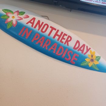 Kahuna's Burgers - Fun decor - Burgers Near Me - Greenville, Illinois Kahuna's Burgers - Fun decor - Burgers Near Me - Greenville, Illinois