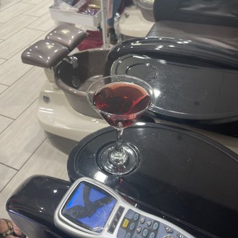 Noire The Nail Bar - Wine - Nail Salons Near Me - Orlando, Florida
