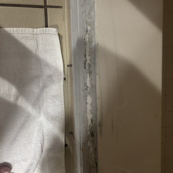 M Star Hotel Searcy - Disgusting shower entrance - Hotels Near Me - Searcy, Arkansas M Star Hotel Searcy - Disgusting shower entrance - Hotels Near Me - Searcy, Arkansas
