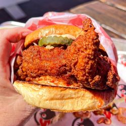 Little Lou's Hot Chicken - Sando