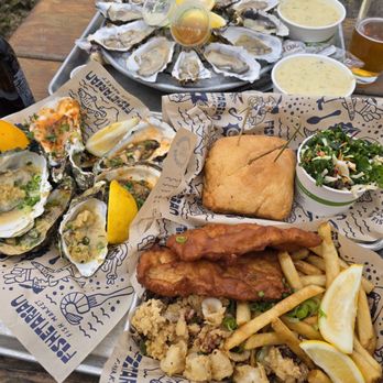 Fishetarian Fish Market - Fried platter, crab sandwich, bbq oysters, dozen raw oysters, and clam chowder - Seafood Near Me - Bodega Bay, California Fishetarian Fish Market - Fried platter, crab sandwich, bbq oysters, dozen raw oysters, and clam chowder - Seafood Near Me - Bodega Bay, California