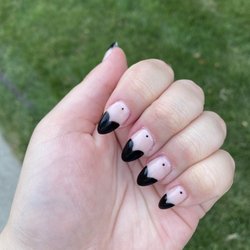 BeeQ Downtown A2 - Nails