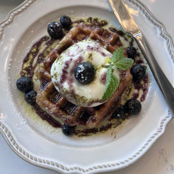 Sweet Maple - Earl Grey Blueberry Croffleblueberry - Breakfast & Brunch Near Me - Santa Monica, California