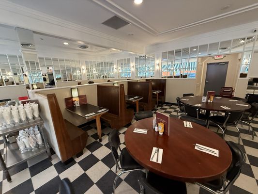 Convention Grill by null