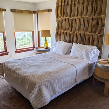 Youngberg Hill - Our cozy room - Bed & Breakfast Near Me - McMinnville, Oregon Youngberg Hill - Our cozy room - Bed & Breakfast Near Me - McMinnville, Oregon