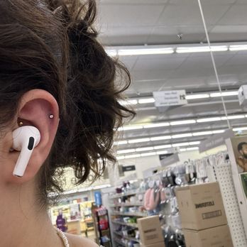 L A Adorn - Helix piercing - Piercing Near Me - Los Angeles, California L A Adorn - Helix piercing - Piercing Near Me - Los Angeles, California