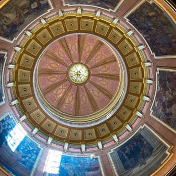 Alabama State Capitol - Looking up - Landmarks & Historical Buildings Near Me - Montgomery, Alabama