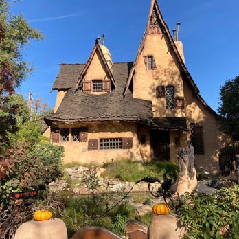 Spadena House - Landmarks & Historical Buildings Near Me - Beverly Hills, California