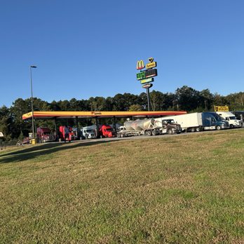 Love's Travel Stop - Gas Stations Near Me - Jasper, Tennessee