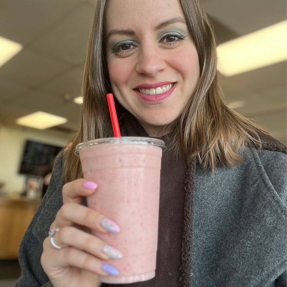 Bagel Junction - Jamaican Dream Smoothie~ It was a pretty decent smoothie, but the banana overpowered the flavor of the other fruit in the smoothie. - Coffee & Tea Near Me - Auburn, California